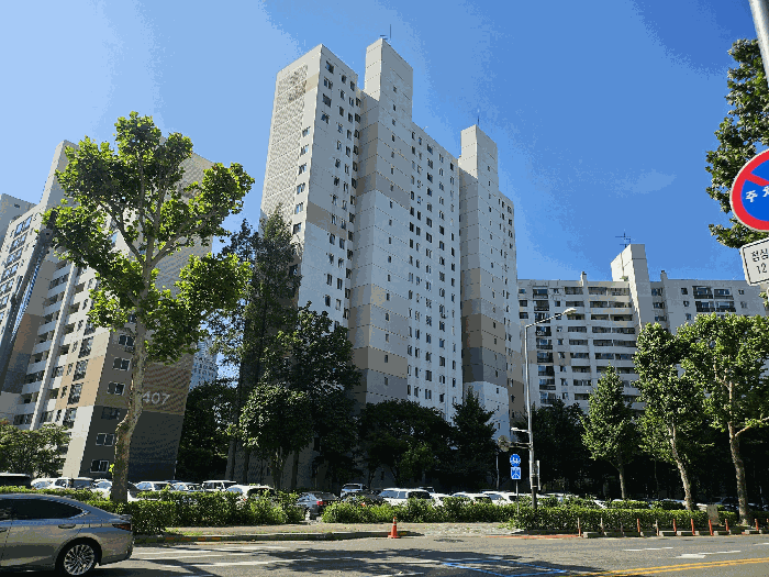 본건이 속한 건물 전경