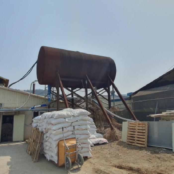 D동 뒷편 아랫쪽 제시외 건물5(철골구조물)