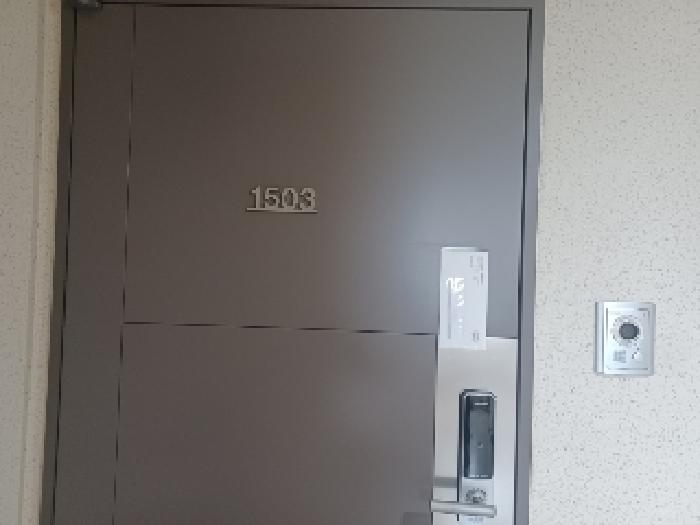 본건 민락동 호반베르디움 1804동 1503호 현관문 현황사진