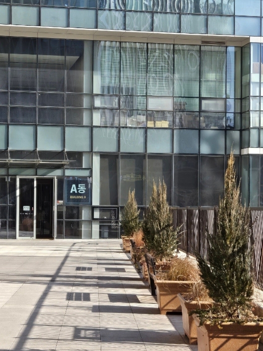 본건 소재 동 입구