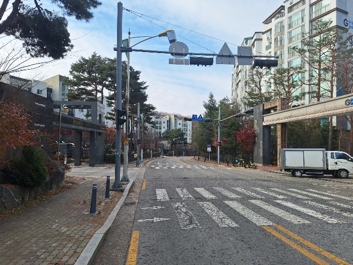 [성산마을남광하우스토리 단지 입구 앞 도로]