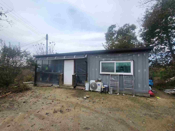 제시 목록 3 부동산 전경(제시 외 시설물-경계부근)