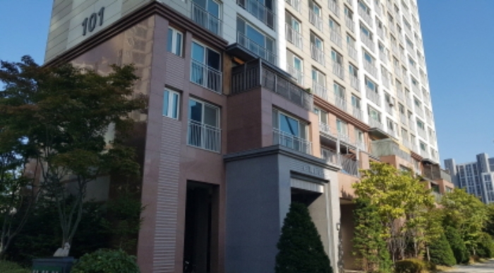 * 본건 목적물 소재 동 전경