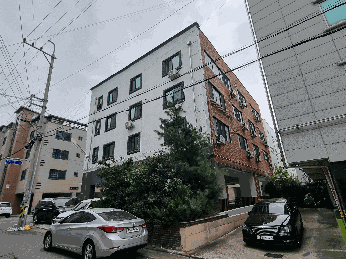 서측에서 본 전경