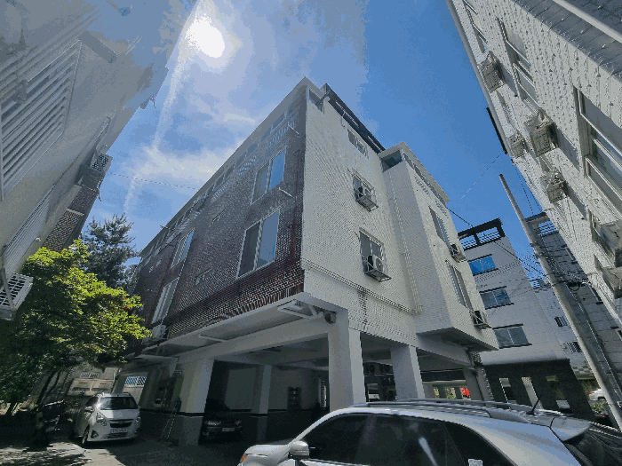 본건 전경 : 북측에서 촬영