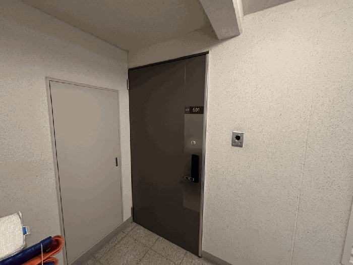 본건 현관 전경