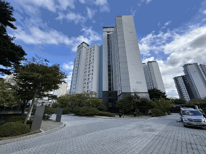북서측에서 바라본 본건 소재 제505동 전경