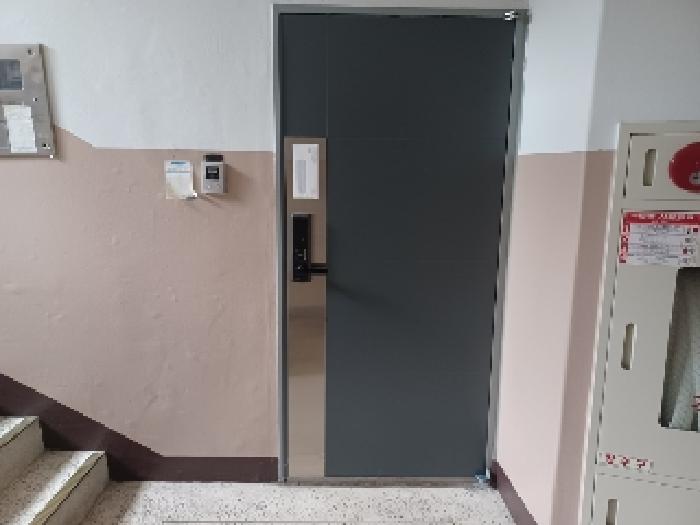 본건 호원우성아파트 101동 801호 현관문 앞쪽 현황사진