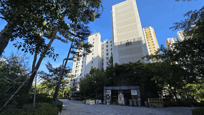 본건 소재 건물 전경