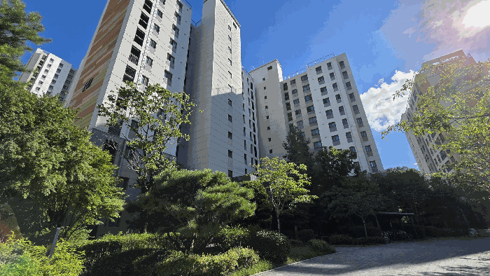 본건 소재 건물 전경