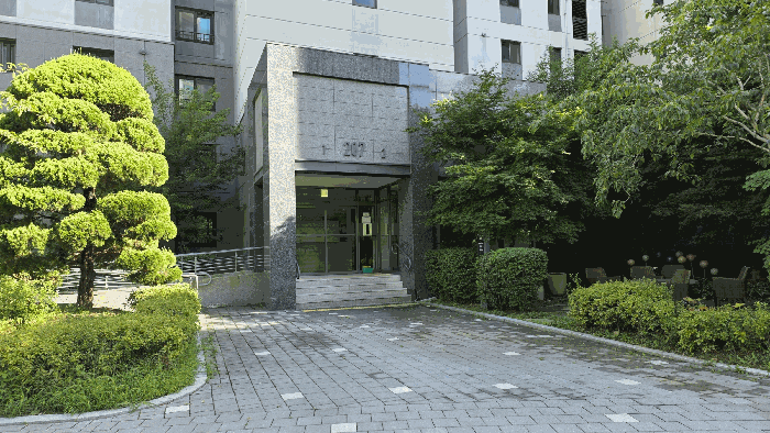 건물 공용 출입구