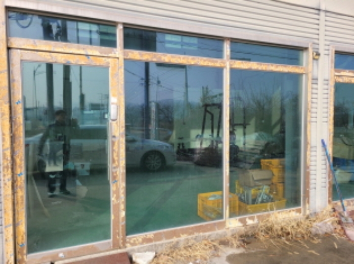 목록 3. 우측 출입문