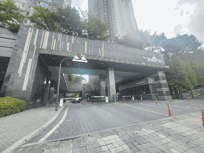 단지 입구 전경