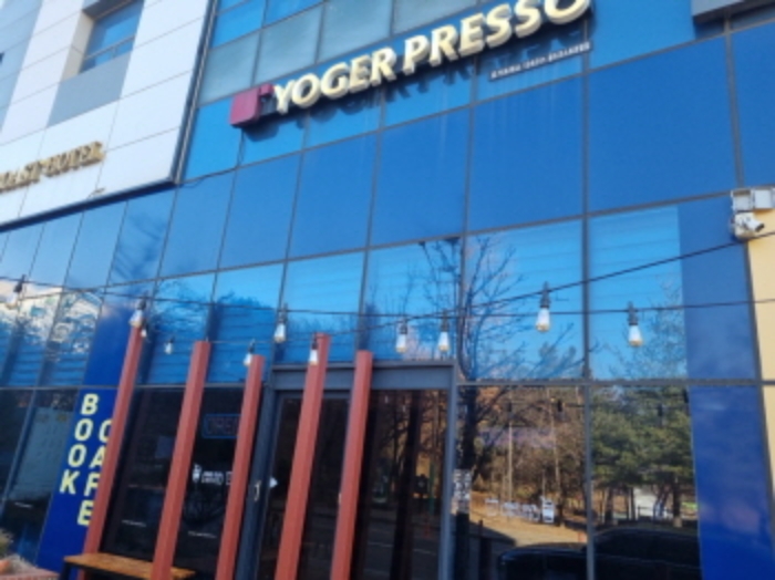 점포출입문