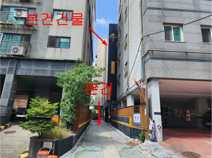 출입구 전경