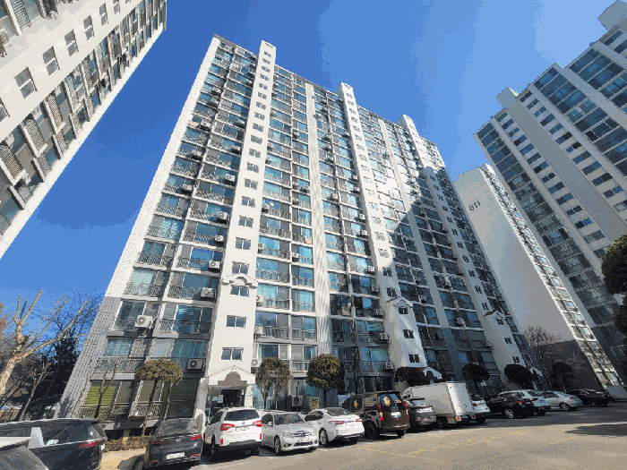 본건 소재 건물 전경