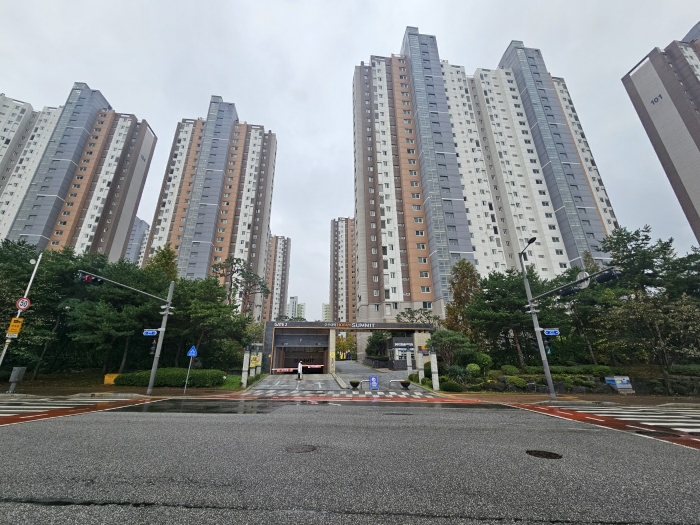 단지 정문 전경