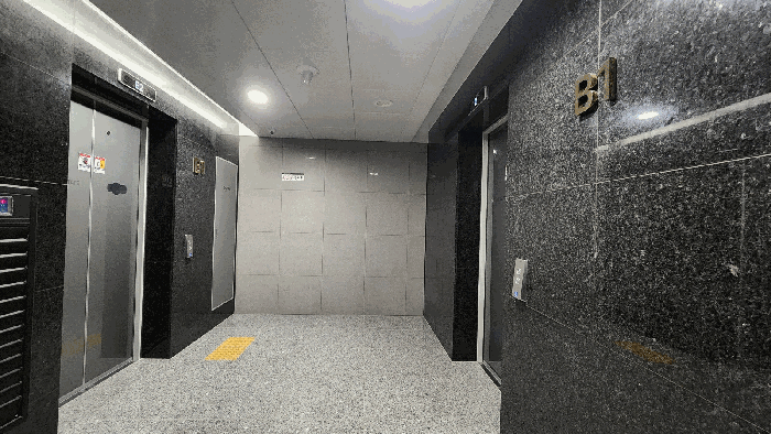 본건 출입 지하1층 엘리베이터