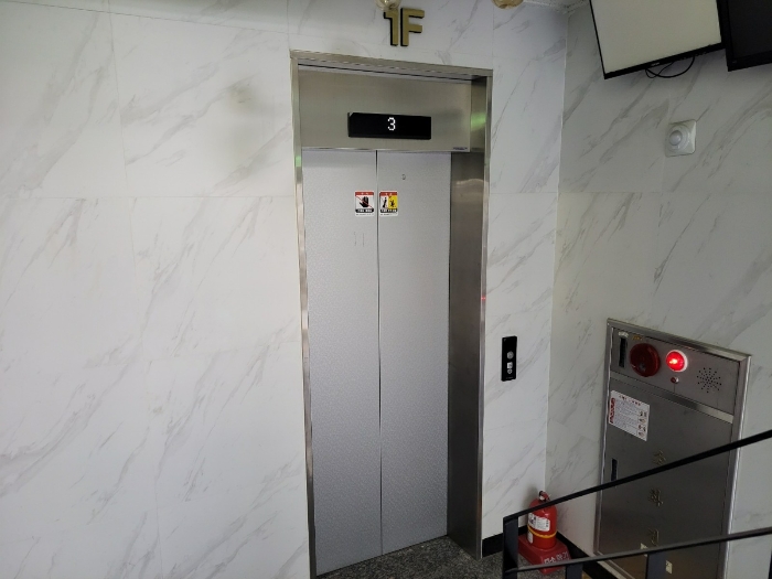 엘리베이터 설비