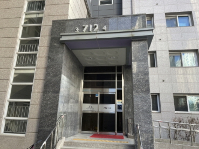 712동 공동출입구