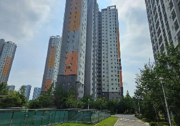 본건 부동산 건물 전경 