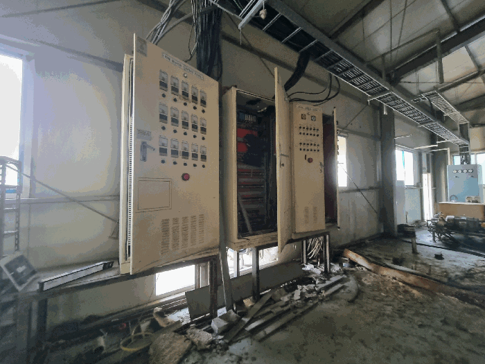 방치된 소유자미상 제시외 기계기구(설비들)