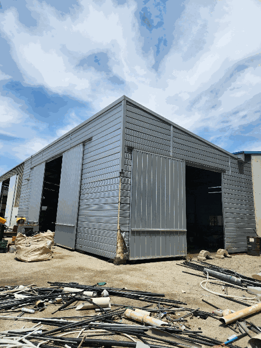 창고 건물 전경