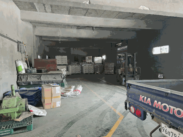 기호 2) 건물 내부 전경(창고 및 사무실)