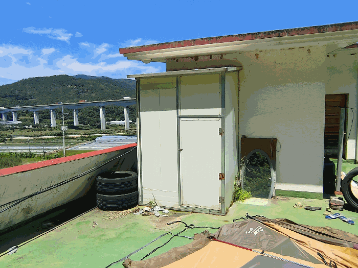 【 제시외 건물 : 기호 ㉢ 】