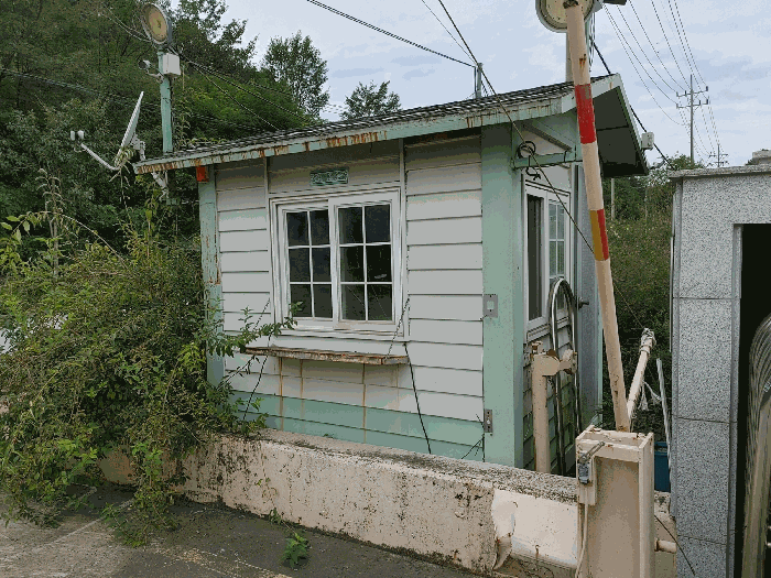 【 제시외 건물 : 기호 ㉧ 】