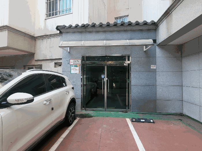 본건 건물 출입구