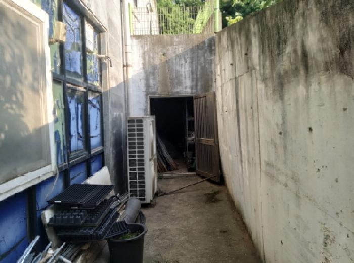 * 본건 목적물 1. 지상 창고 전경