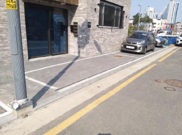 * 본건 목적물 전경(주차장)