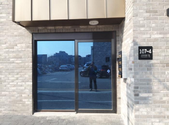 * 본건 목적물 전경(1층 출입구)