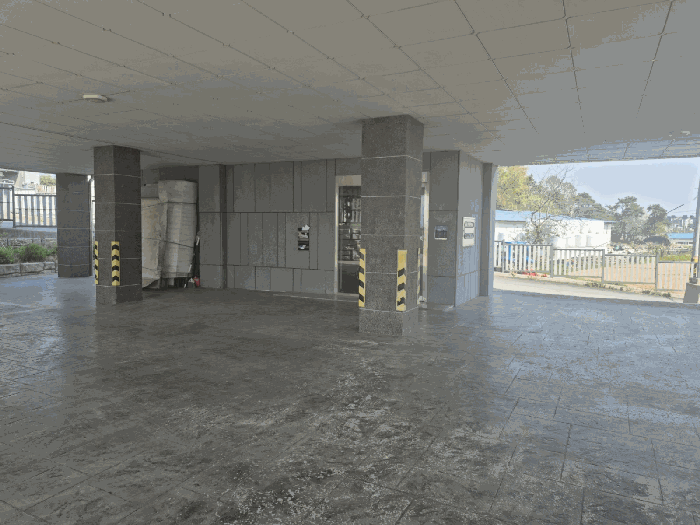 1층(계단실, 주차장)