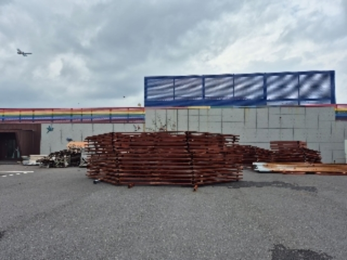 - 소재지 1(내도동 226) 지상에 적재된 건축자재