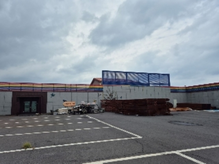 - 소재지 2, 3(논세길 52-5, 제2종근린생활시설 제1호) 제시 건물 전경