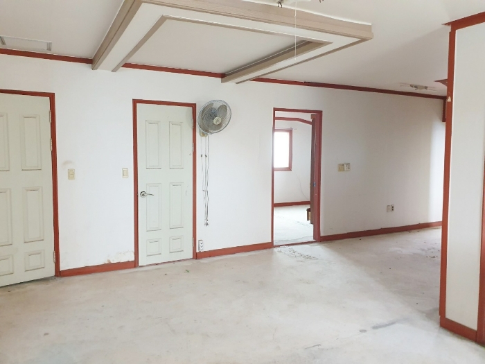 일련번호(2) 건물 2층 내부