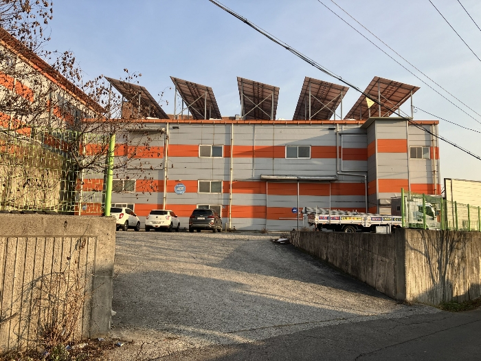 본건 건물 기호 8) 기계기구 ⑥ 제시외건물 ㉨