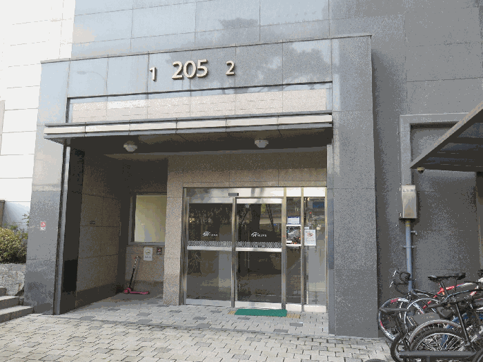 본건1층 출입구 전경