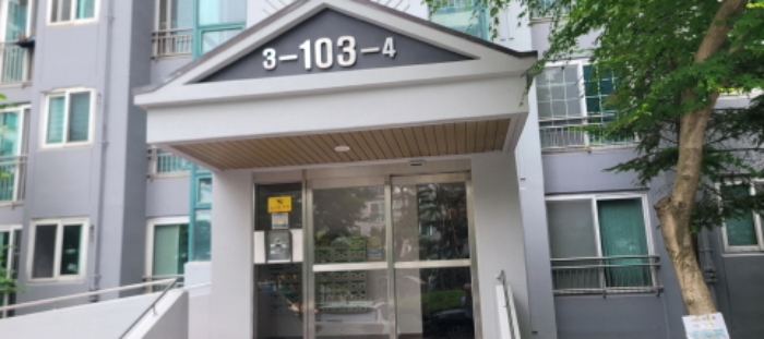 공동현관 출입문