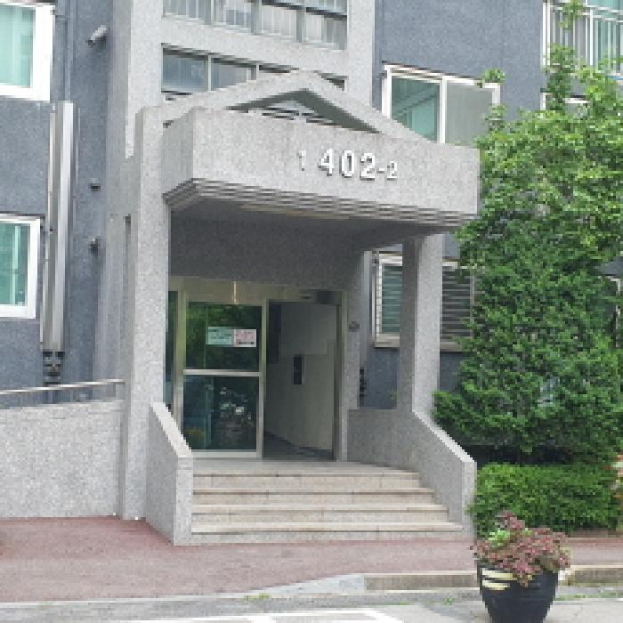 공동현관문 전경 