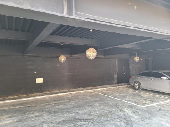 지하 주차장 및