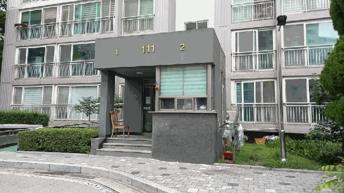 제111동 제1,2호 라인 출입구
