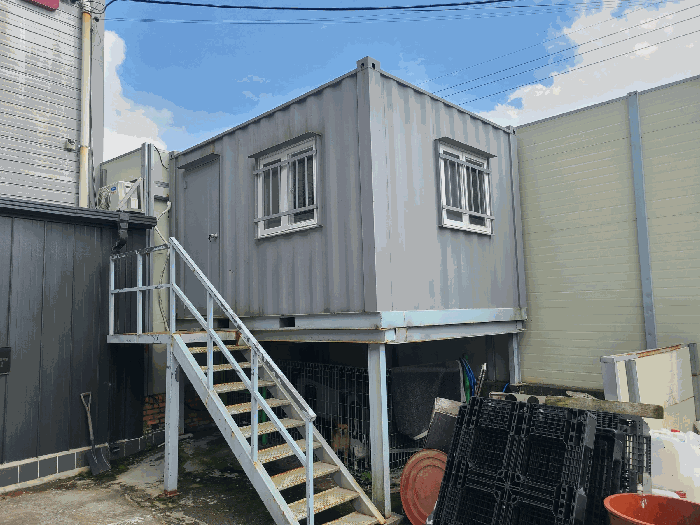 본건 소재 컨테이너박스