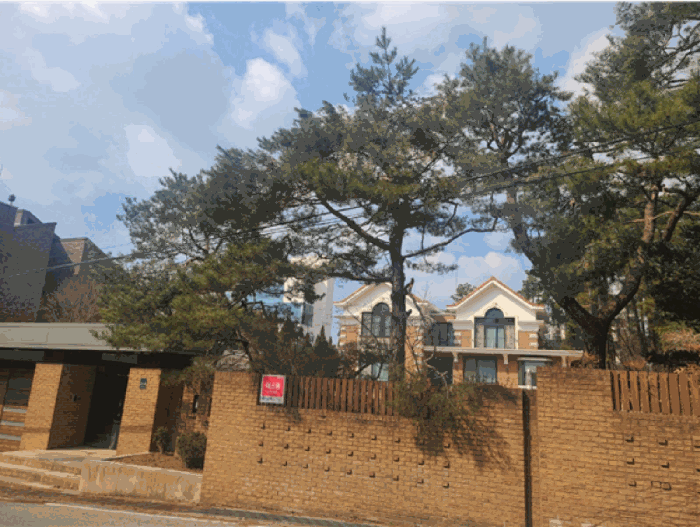 본건 (남측에서 촬영)