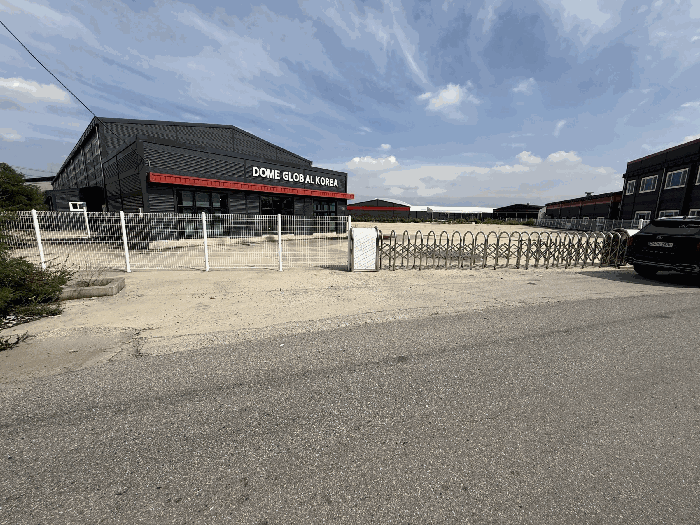 본건 서측에서 촬영한 전경