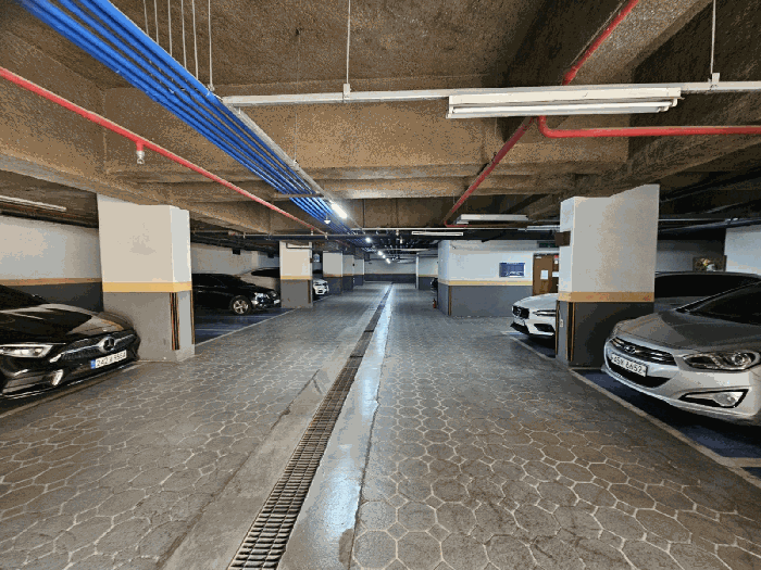 본건물내 지하주차장 전경