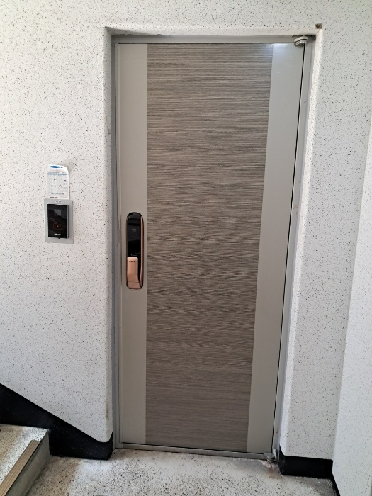 현대2차아파트 202동 4층 404호
(호별 미부착)출입구