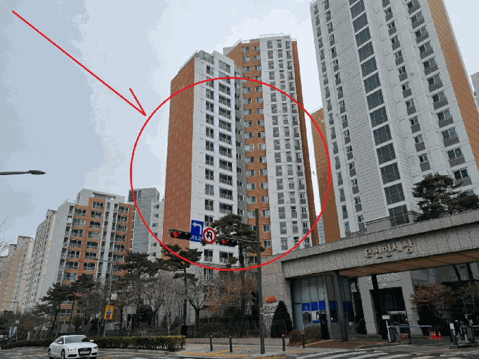 이편한세상마포리버파크 제102동 및 주위전경(서측에서 촬영)